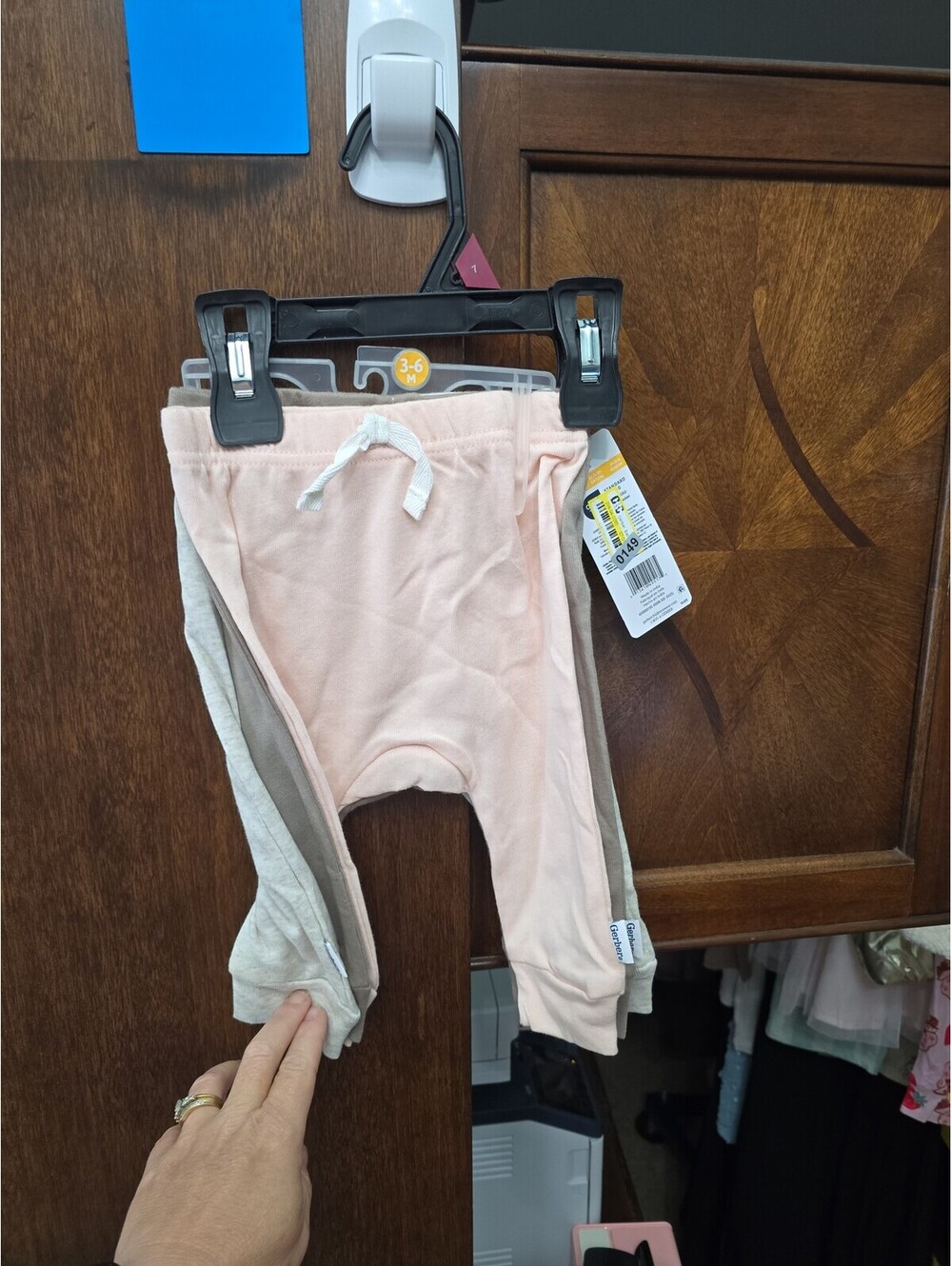 3 to 6m brand new pants from gerber item, 149G4